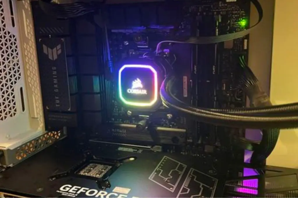 Green Light On Motherboard 2